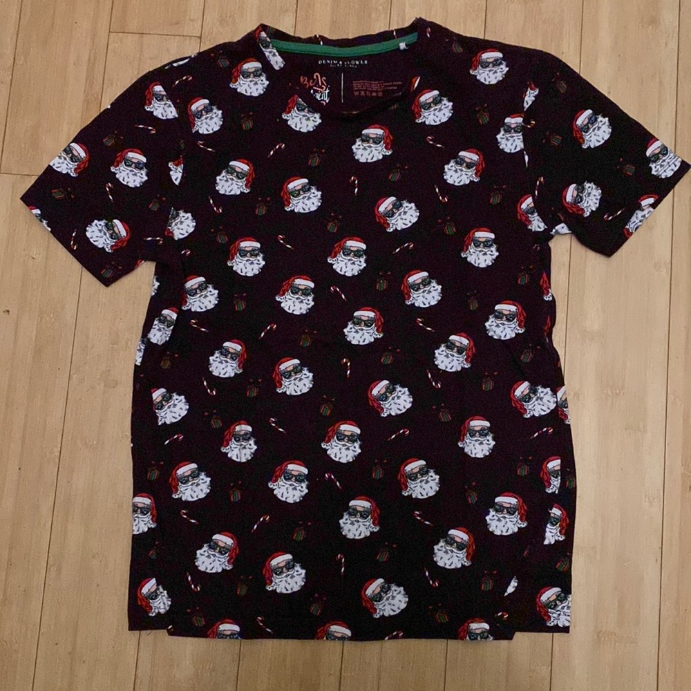 5/$25 Denim & Flower Ricky Singh, burgundy tshirt with Santa, boys size 13/14